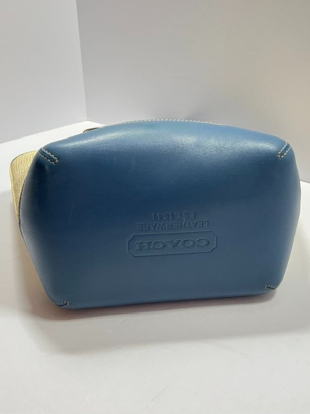 Vintage Coach Straw Basket Handbag with blue leather trim, Model B3K-8909 - Picture 7 of 9